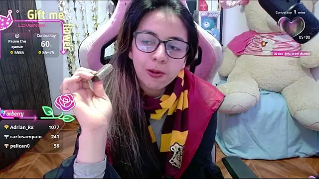 Maggie_Fox3's Webcam Show