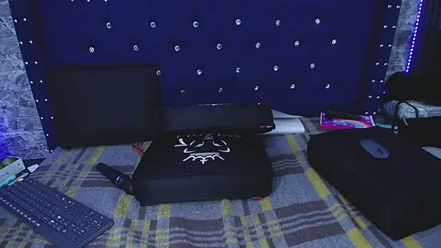 vickycute52's Webcam Show