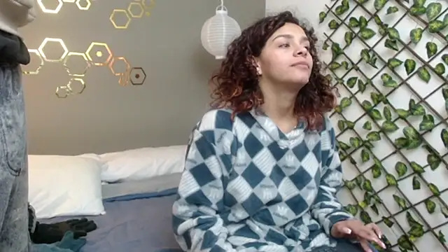 Sarabubbie's Webcam Show