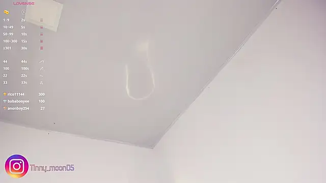 tinymoon-'s Webcam Show