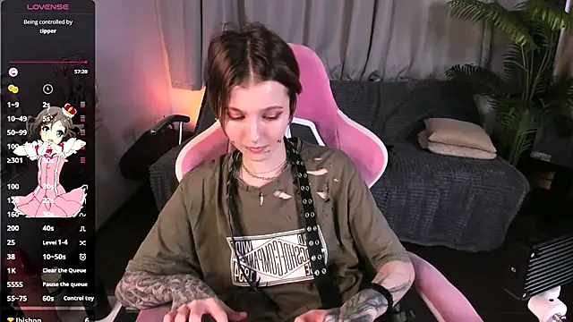 MiraVelle's Webcam Show