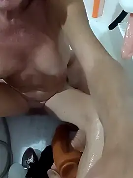LizzyYum's Webcam Show
