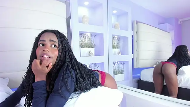 NymzieLoren's Webcam Show