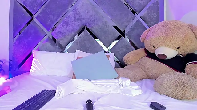 AliciaJerez1's Webcam Show