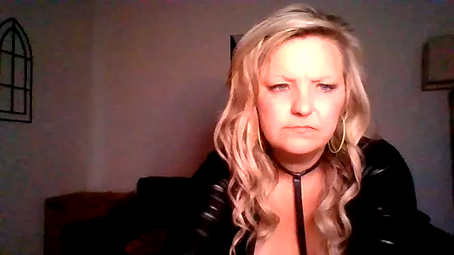 BigTitBarbie68's Webcam Show