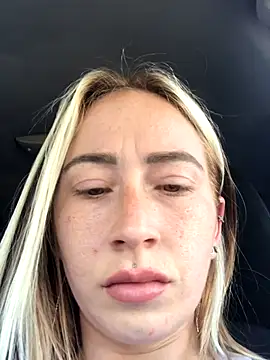 Reina_Cummings' Webcam Show