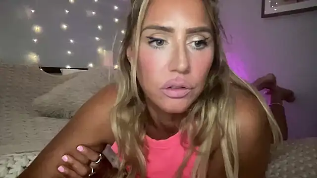 Fitnessbabe69's Webcam Show