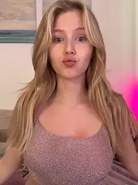 LunaRase's Webcam Show