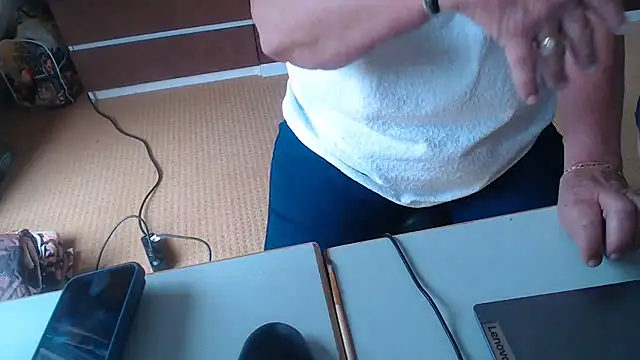 Mystery-Grandmother Webcam-Show