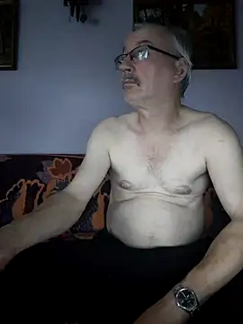 cumloverboyxx69's Webcam Show