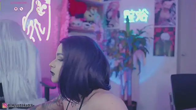 sensualkattt 网络视讯表演