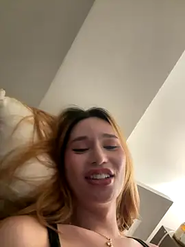 surprisecockmia's Webcam Show