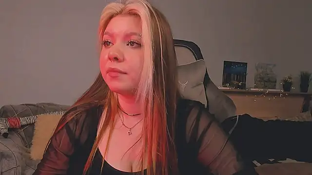 kissmywings Adlı Modelin Web Kamerası Şovu