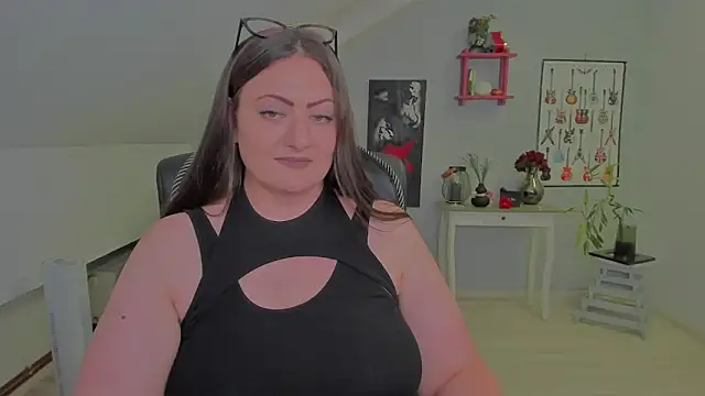 MistressDarrah Adlı Modelin Web Kamerası Şovu