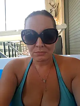 vogliosabustydream's Webcam Show