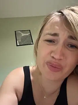 LiLu_25's Webcam Show