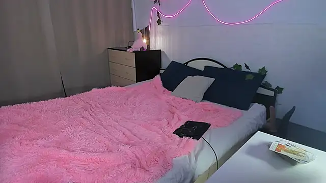 mierofwof's Webcam Show