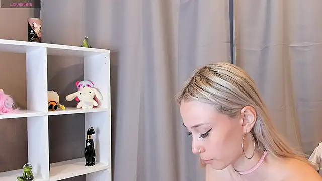 AuroraBless' Webcam Show