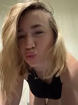 LiLu_25's Webcam Show