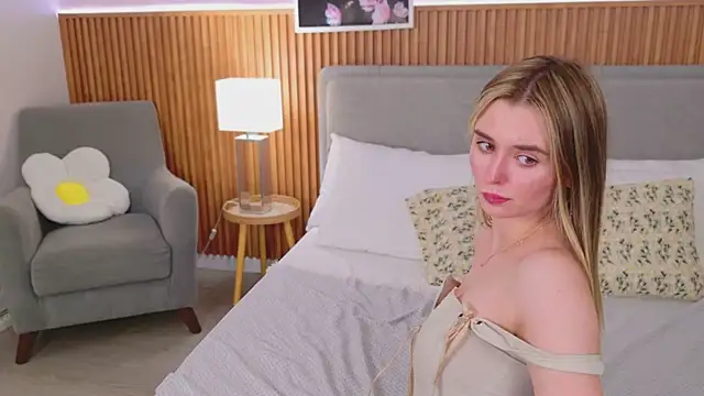 MarybethSnow's Webcam Show