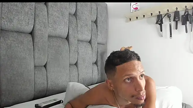 LuisaAndVictor's Webcam Show