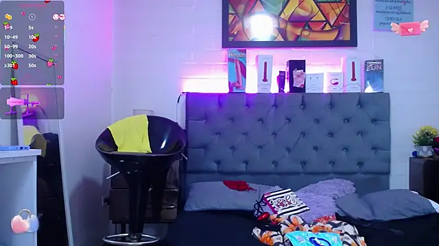 louise_nails' Webcam Show