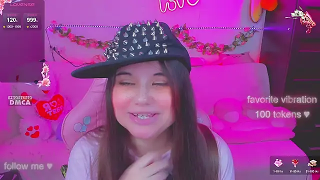 Lolisuccub's Webcam Show