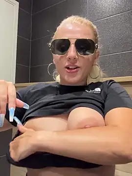 Strongqueen's Webcam Show