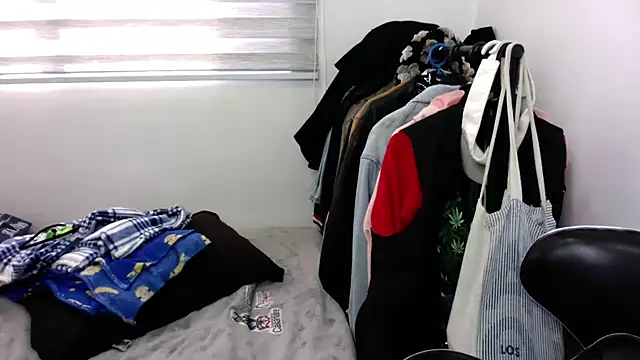 sorry-mom69's Webcam Show