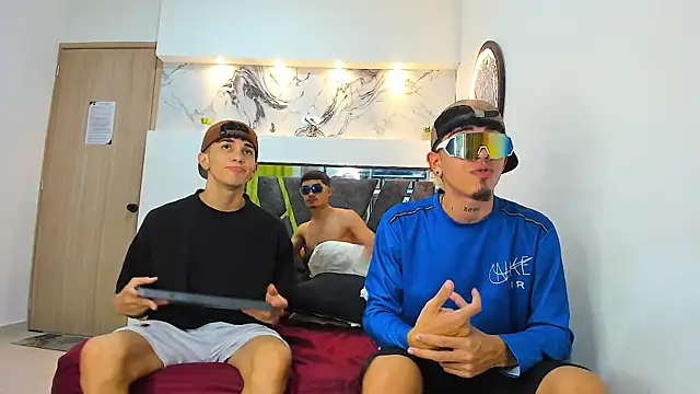 THREE_GUYS_HOT's Webcam Show