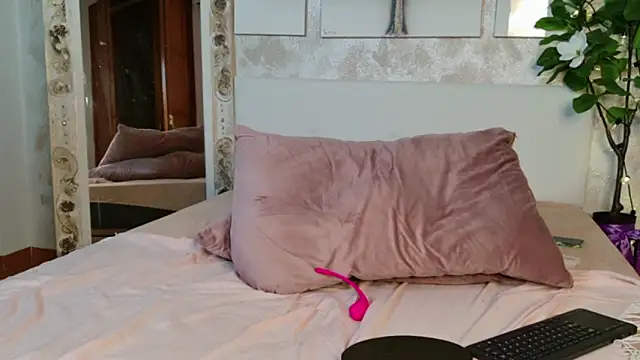TightKitten's Webcam Show