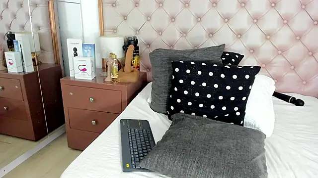 Isla_Scott's Webcam Show