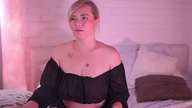 Charming_Daphny's Webcam Show