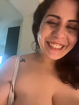 holyeroticss' Webcam Show