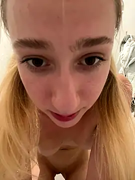 Lia__Love's Webcam Show