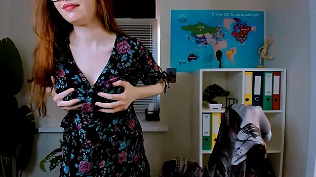 CarolGiggly's Webcam Show