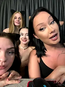 RollingGirls' Webcam Show