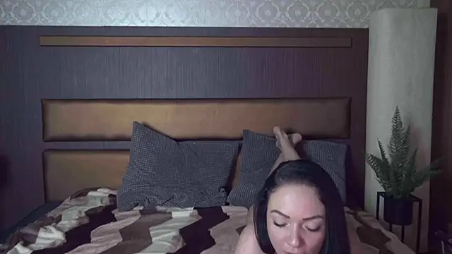 BustyBrunettes' Live Sex Cam Show