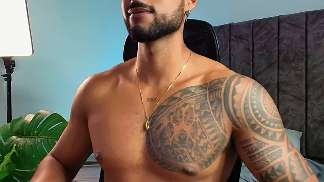 LiamGarcia1's Webcam Show