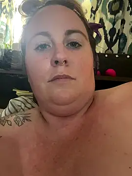 Domimommy420's Live Sex Cam Show