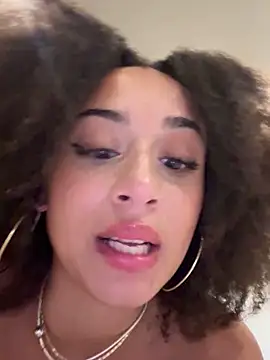 Naomisroom's Webcam Show