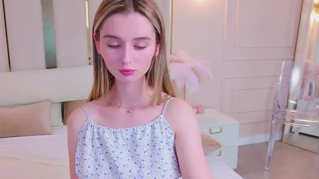 MarybethSnow's Webcam Show