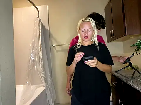 girlfriendmissy's Live Sex Cam Show