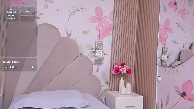 Sensual_Sophie_'s Live Sex Cam Show