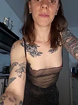 EmilieEdelana's Webcam Show