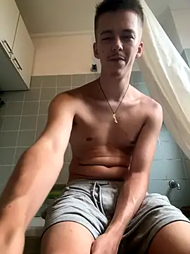 Toyjungee webkamerás műsora