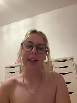 Livewithlucy's Webcam Show