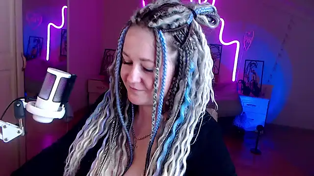 LizzyShine's Webcam Show