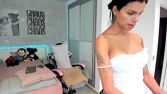 Rosariolovex's Live Sex Cam Show