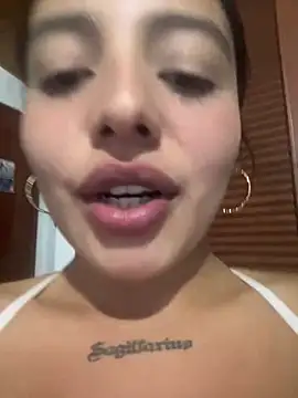 Alaska-de-lune's Webcam Show